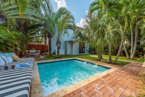 Tropical Estate w/ Guesthouse & Pool. Sleeps 8!